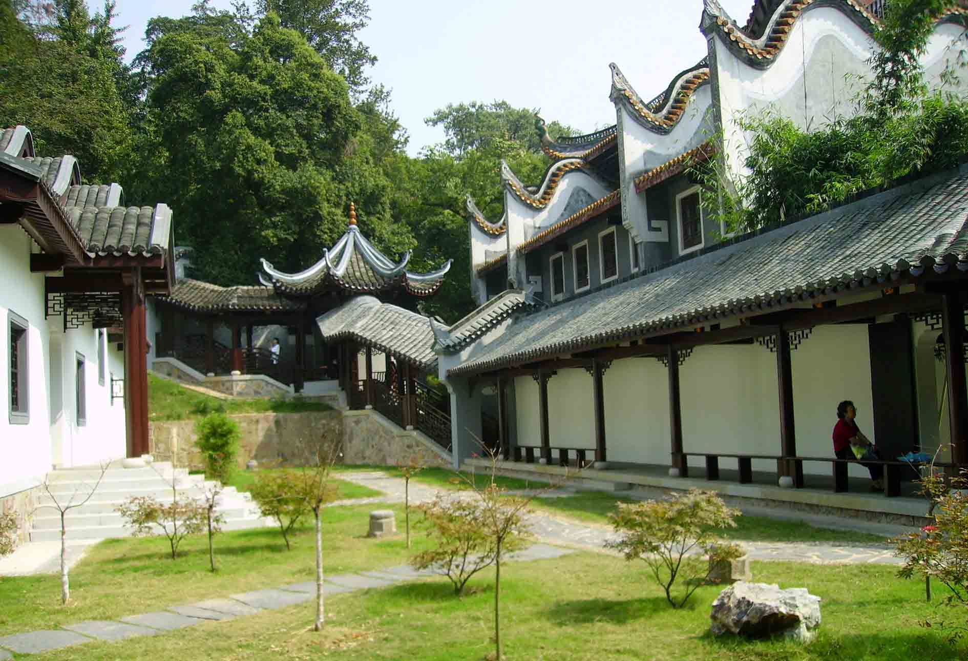 A scenic view of Yueyang Quzici