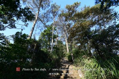 A scenic view of Yueyang Tonggushan Yizhi