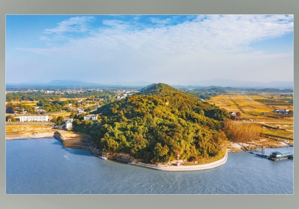 A scenic view of Yueyang Tonggushan Yizhi