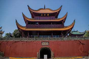 A scenic view of Yueyang Yueyanglou