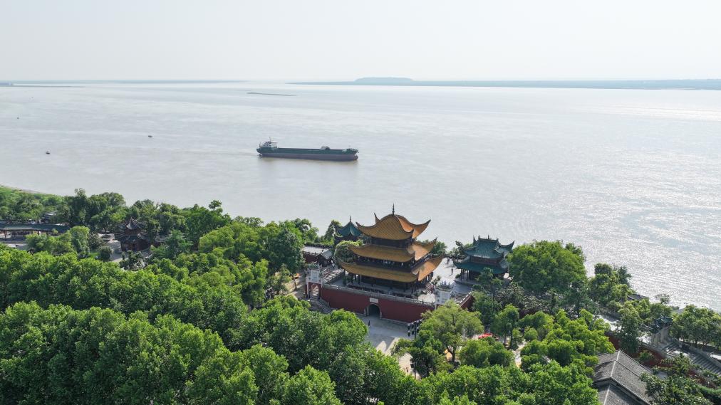 A scenic view of Yueyang Yuezhouguan