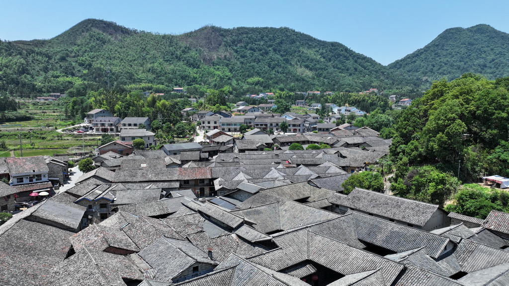 A scenic view of Yueyang Zhangguyingcun Gujianzhuqun