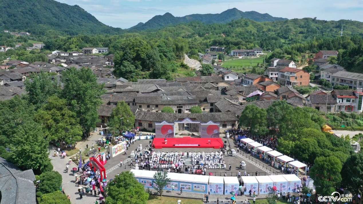 A scenic view of Yueyang Zhangguyingcun Gujianzhuqun