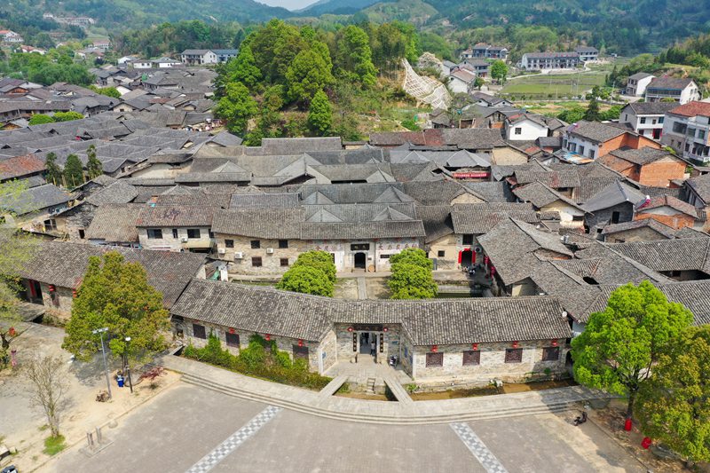 A scenic view of Yueyang Zhangguyingcun Gujianzhuqun