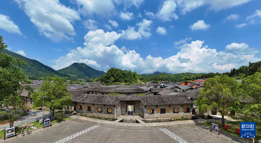 A scenic view of Yueyang Zhangguyingcun Gujianzhuqun