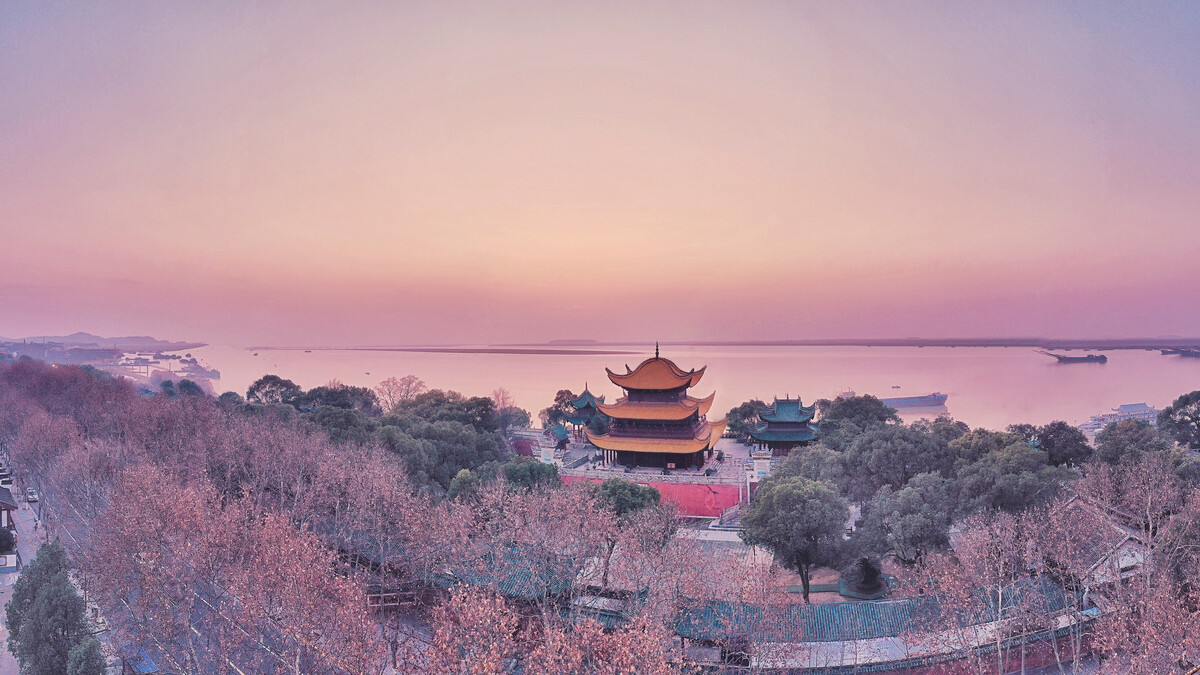 A scenic view of Yueyang Zhonggong Pingjiang Xianwei Jiuzhi