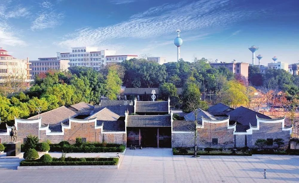 A scenic view of Yueyang Zhonggong Pingjiang Xianwei Jiuzhi