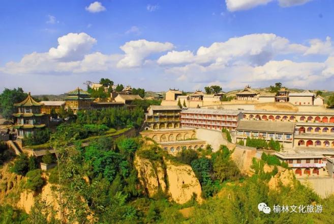 A scenic view of Yulin Baiyunshan Temple