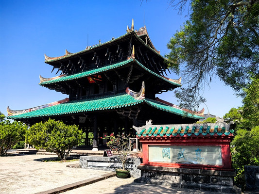 A scenic view of Yulin Jingluetai Zhenwuge