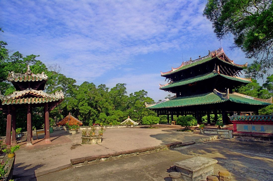 A scenic view of Yulin Jingluetai Zhenwuge