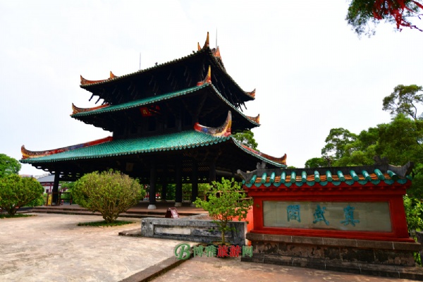 A scenic view of Yulin Jingluetai Zhenwuge