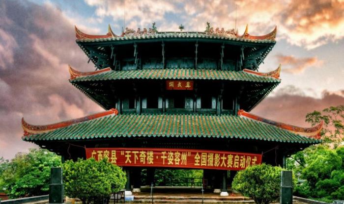 A scenic view of Yulin Jingluetai Zhenwuge