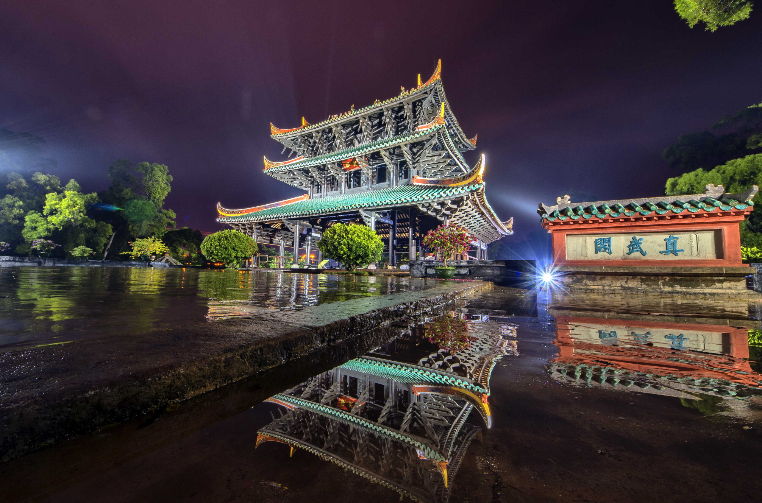 A scenic view of Yulin Jingluetai Zhenwuge