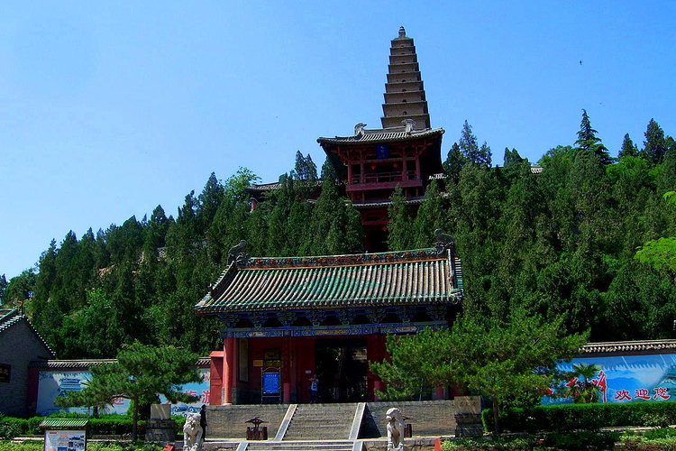A scenic view of Yuncheng Fusheng Temple Xinjiang