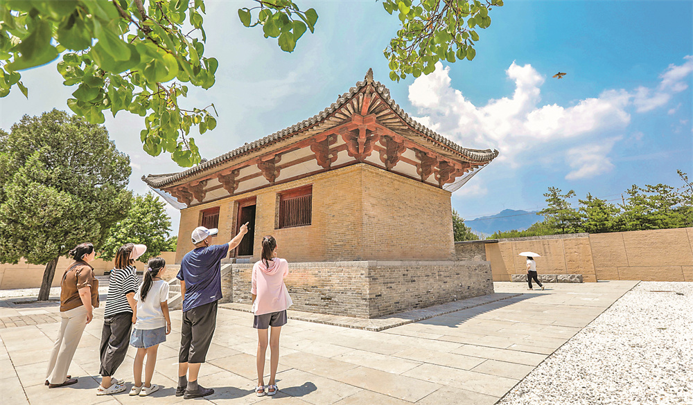 A scenic view of Yuncheng Guangren Wang Temple