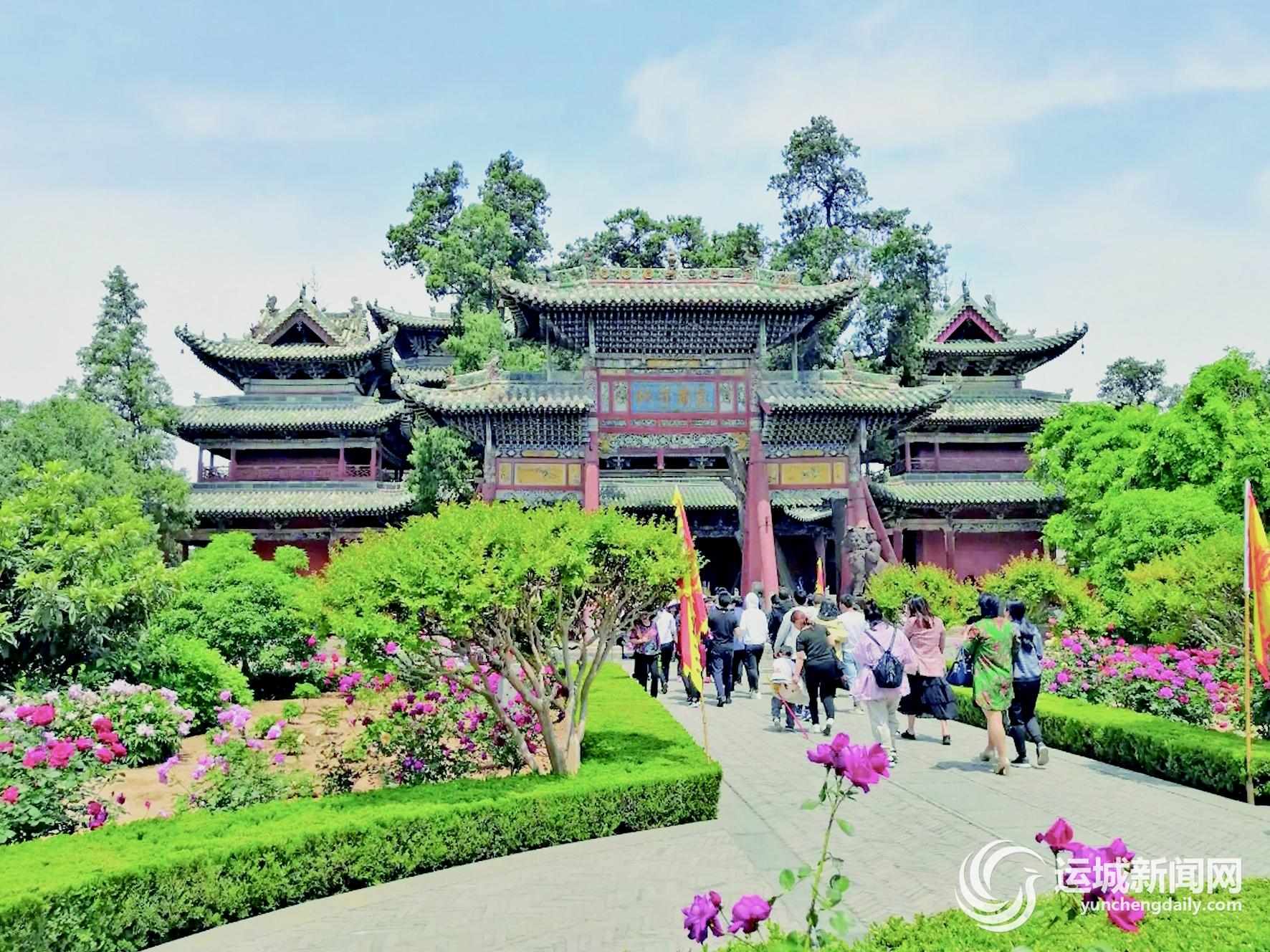 A scenic view of Yuncheng Guocun Taishan Temple Hall
