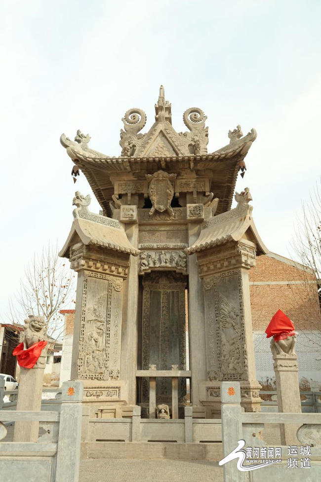 A scenic view of Yuncheng Guojiazhuang Qiu Shi Stone Pailou And Beiting