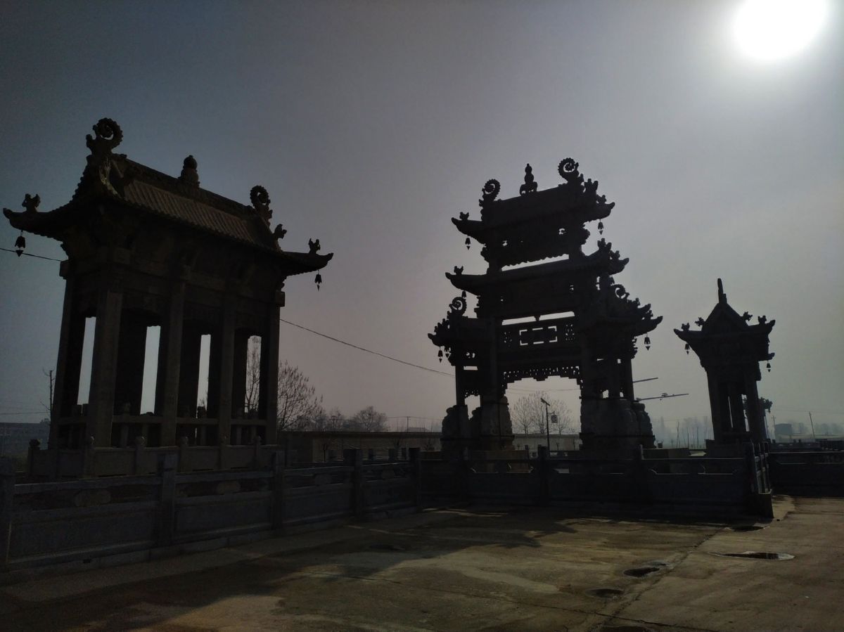 A scenic view of Yuncheng Guojiazhuang Qiu Shi Stone Pailou And Beiting