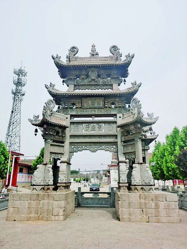 A scenic view of Yuncheng Guojiazhuang Qiu Shi Stone Pailou And Beiting