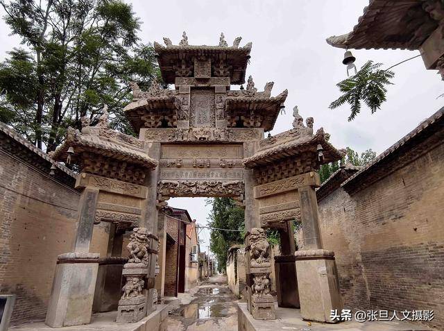 A scenic view of Yuncheng Nanfan Stone Pailou And Beiting