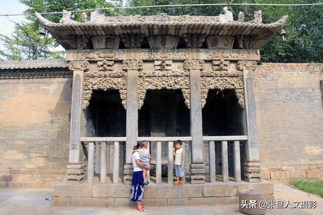 A scenic view of Yuncheng Nanfan Stone Pailou And Beiting