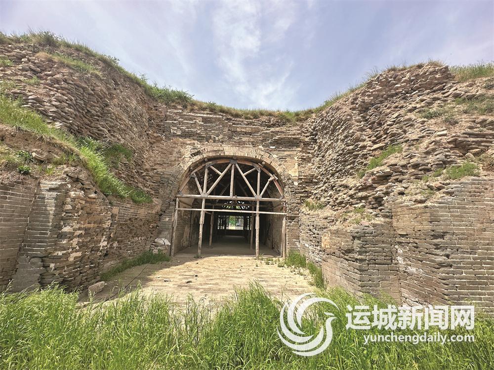 A scenic view of Yuncheng Pujindu And Puzhou City Site