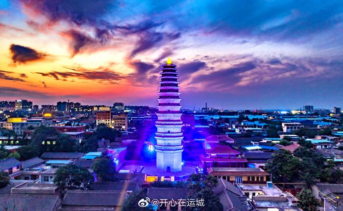 A scenic view of Yuncheng Taiping Xingguo Temple Pagoda