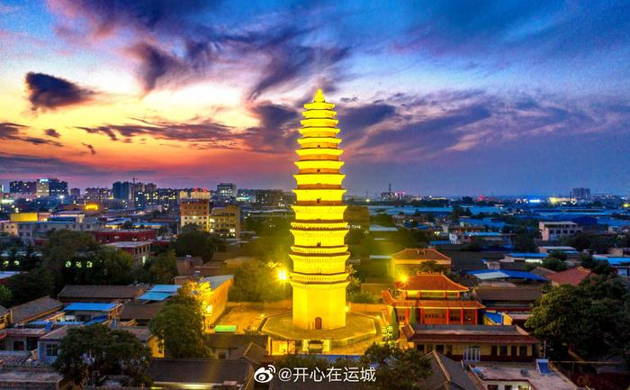 A scenic view of Yuncheng Taiping Xingguo Temple Pagoda