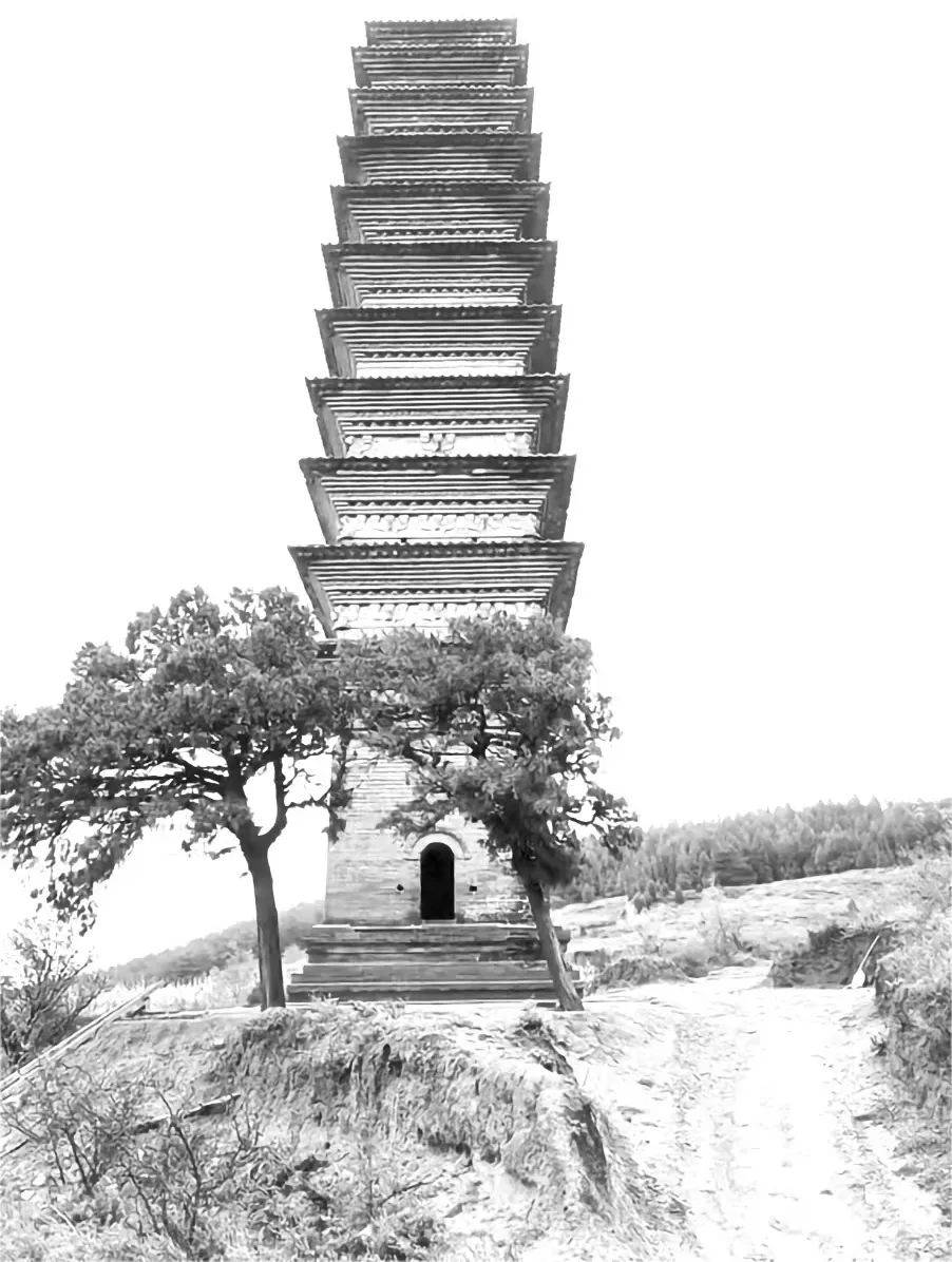 A scenic view of Yuncheng Wanrong Hanquan Pagoda
