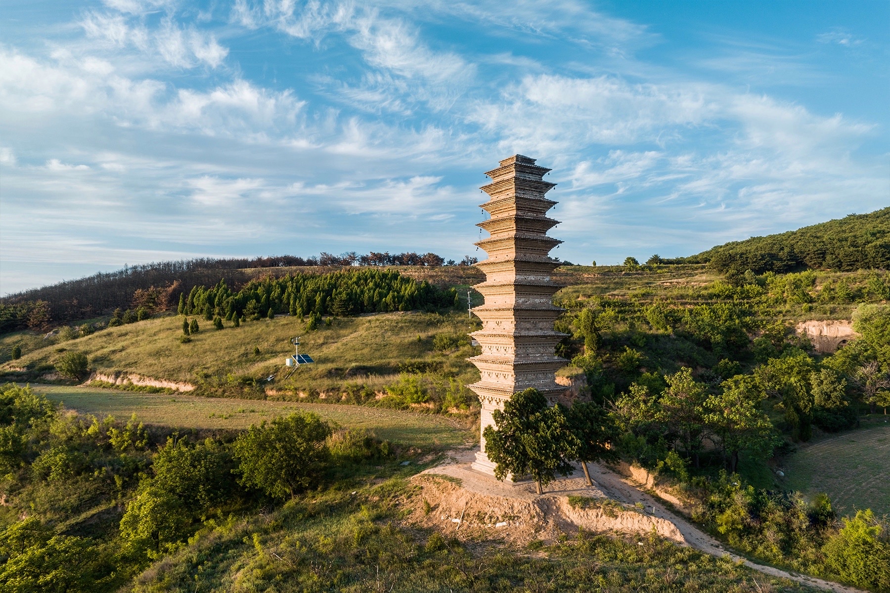 A scenic view of Yuncheng Wanrong Hanquan Pagoda