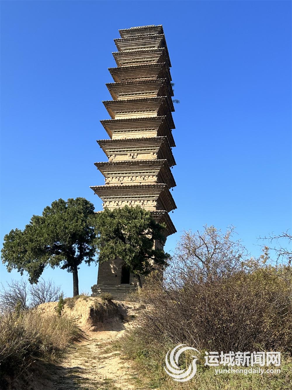 A scenic view of Yuncheng Wanrong Hanquan Pagoda