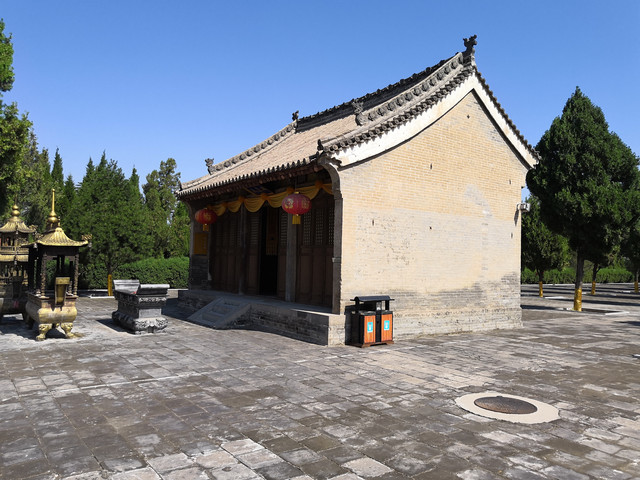 A scenic view of Yuncheng Wanrong Houtu Temple