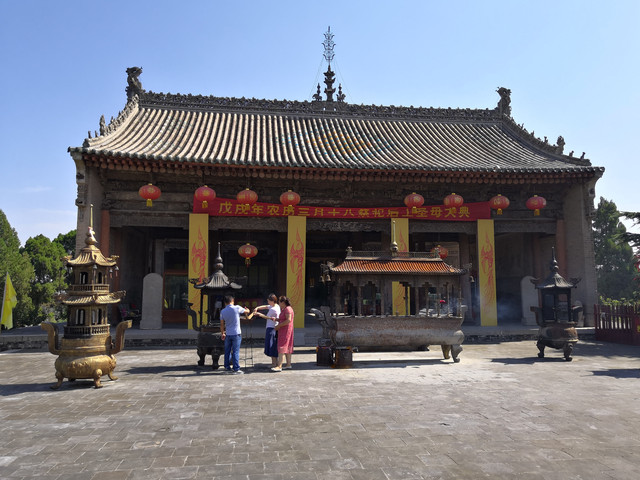 A scenic view of Yuncheng Wanrong Houtu Temple