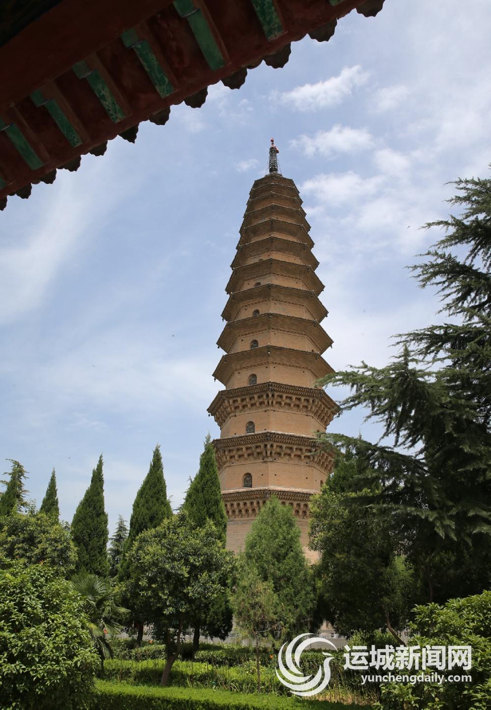 A scenic view of Yuncheng Xiangkou Shousheng Temple Brick Pagoda
