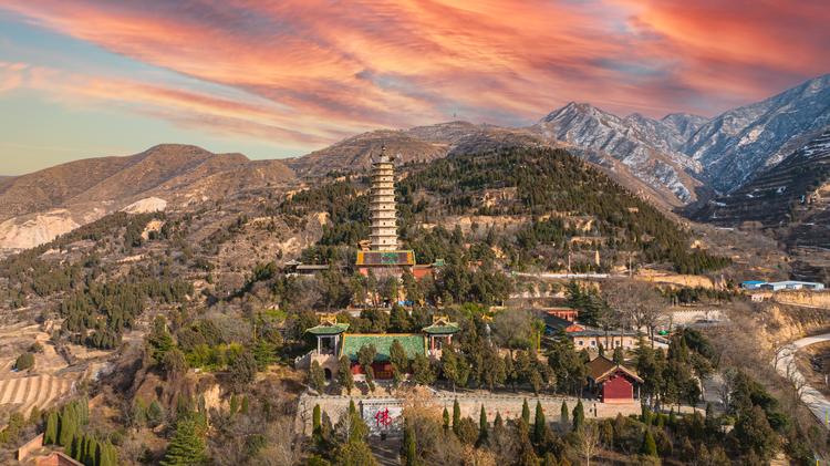 A scenic view of Yuncheng Yongji Wangu Temple