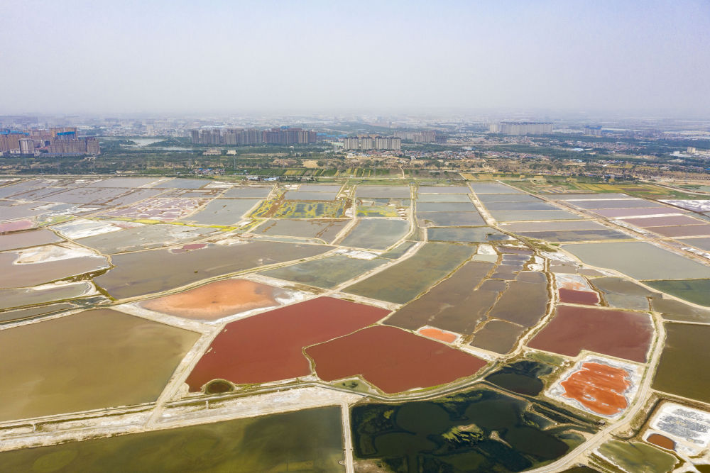 A scenic view of Yuncheng Yuban Ancient Salt Road