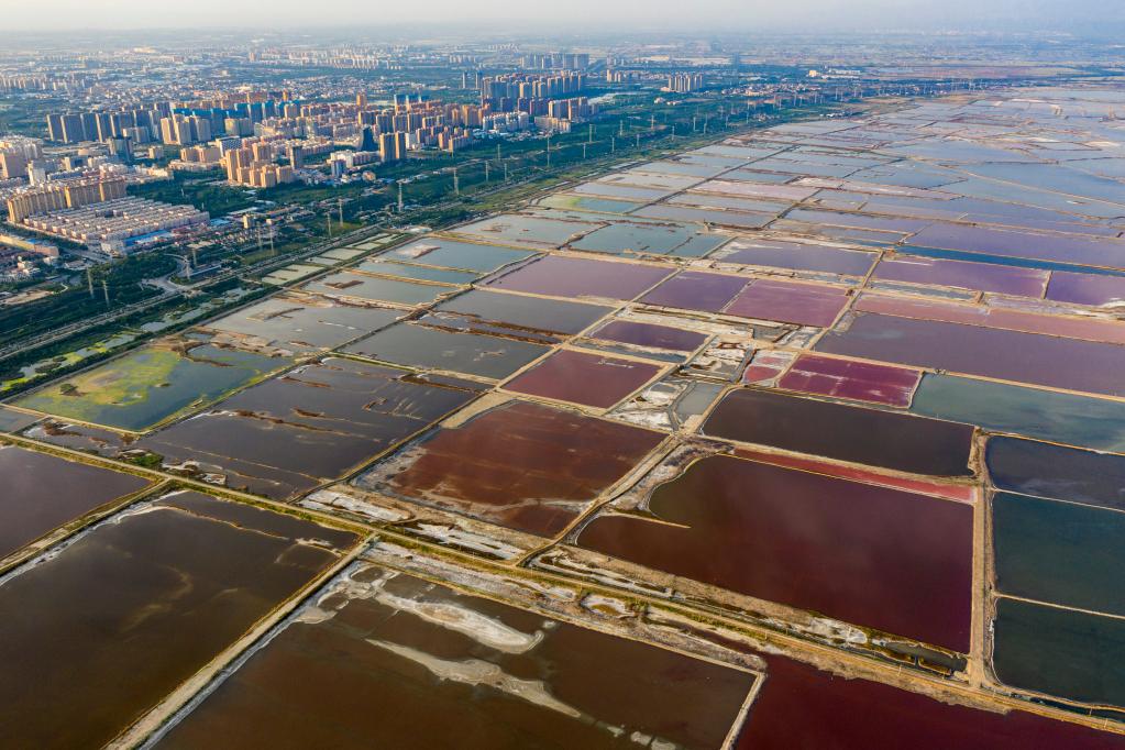 A scenic view of Yuncheng Yuban Ancient Salt Road