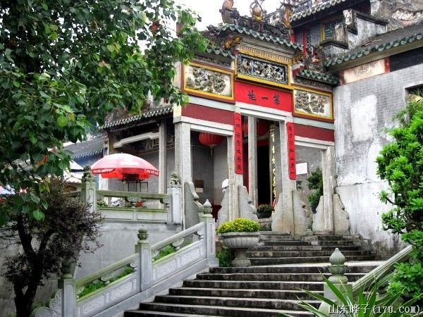 A scenic view of Yunfu Guoensi