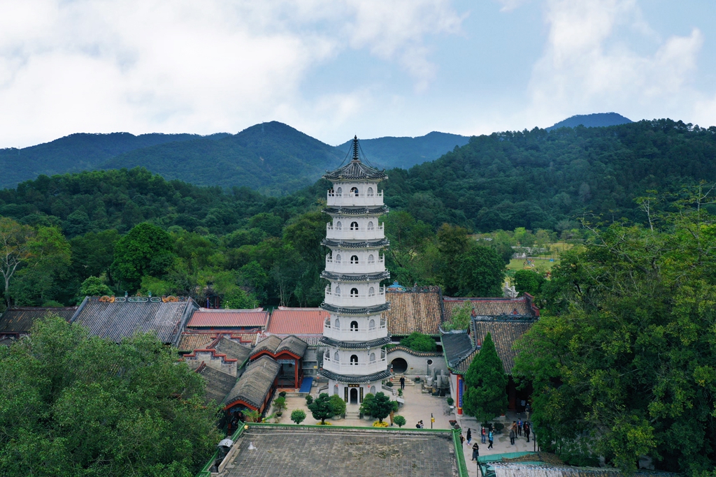 A scenic view of Yunfu Guoensi