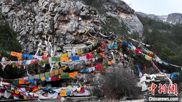 A scenic view of Yushu Beidarirulaifo Shikusi He Lebagou Moya