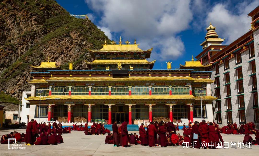 A scenic view of Yushu Zangniang Fota Ji Sangzhousi