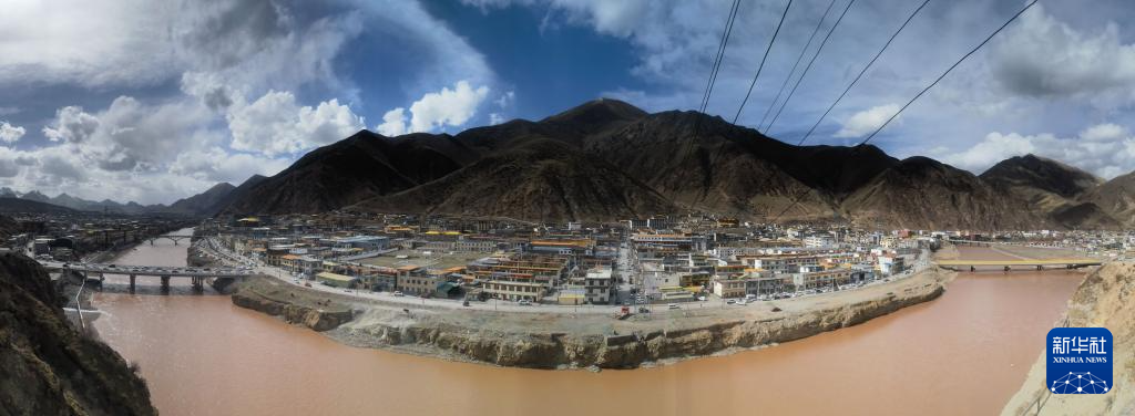 A scenic view of Yushu Zanie Muqun