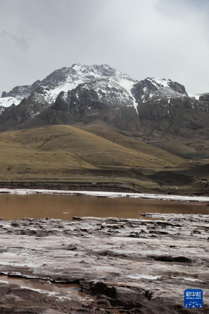 A scenic view of Yushu Zanie Muqun
