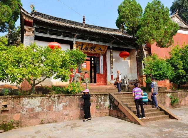 A scenic view of Yuxi Jiangchuan Wenmiao