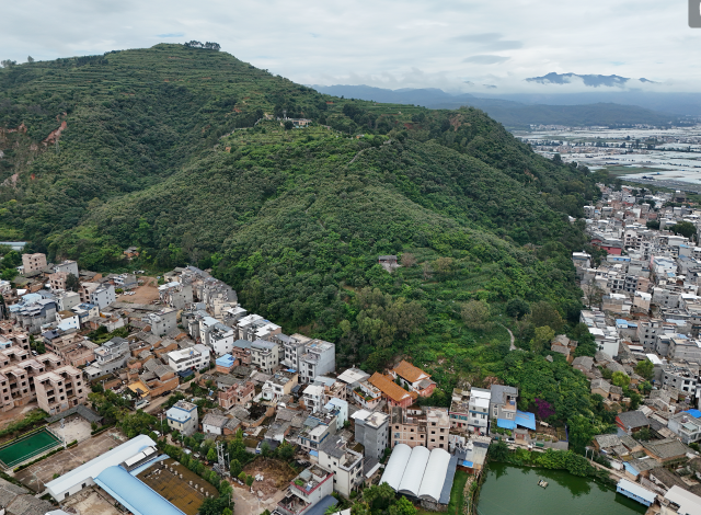A scenic view of Yuxi Lijiashan Gumuqun