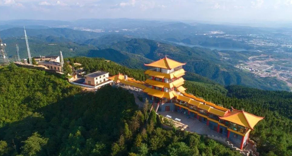 A scenic view of Yuxi Xiushan Gujianzhuqun