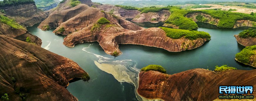 A scenic view of Zhangjiajie Qilonggang Gumuqun