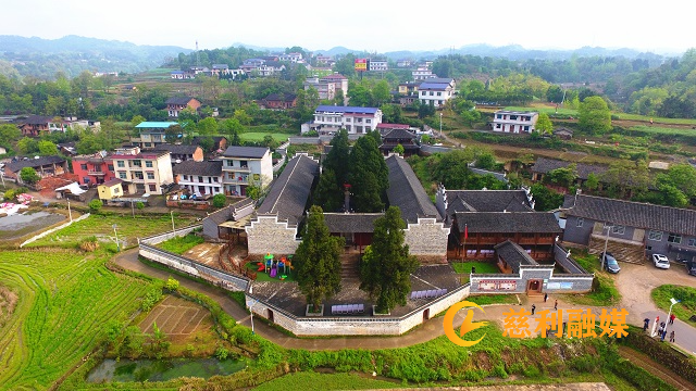 A scenic view of Zhangjiajie Qilonggang Gumuqun