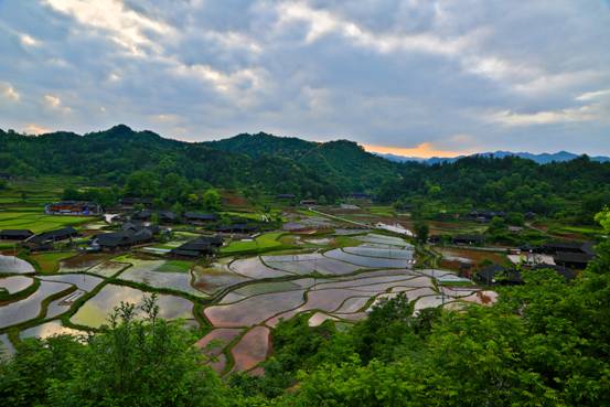 A scenic view of Zhangjiajie Shiyanping Gujianzhuqun