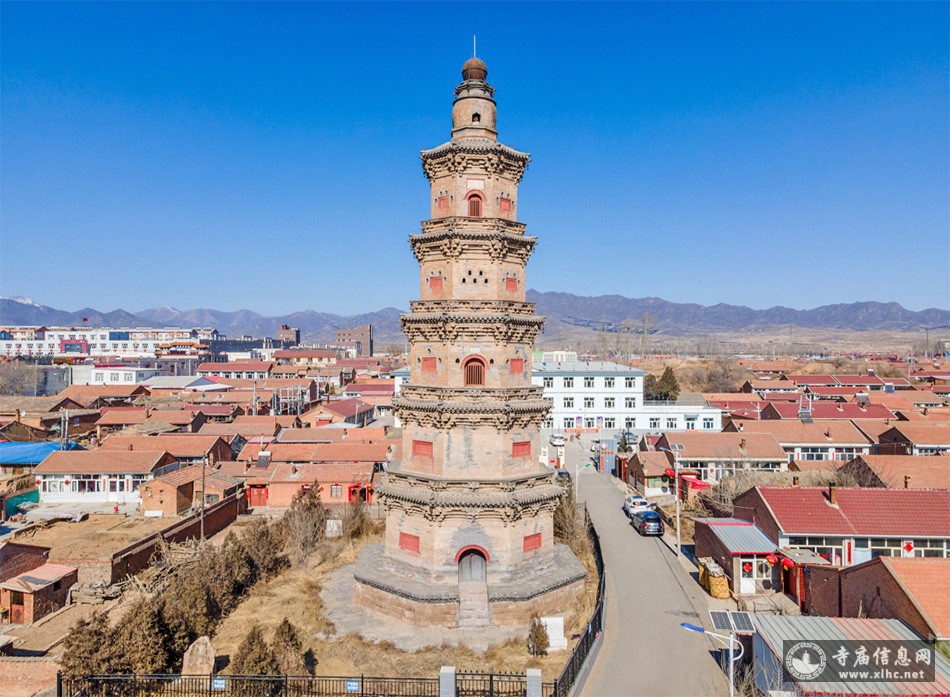 A scenic view of Zhangjiakou Gucheng Temple Chongguang Pagoda